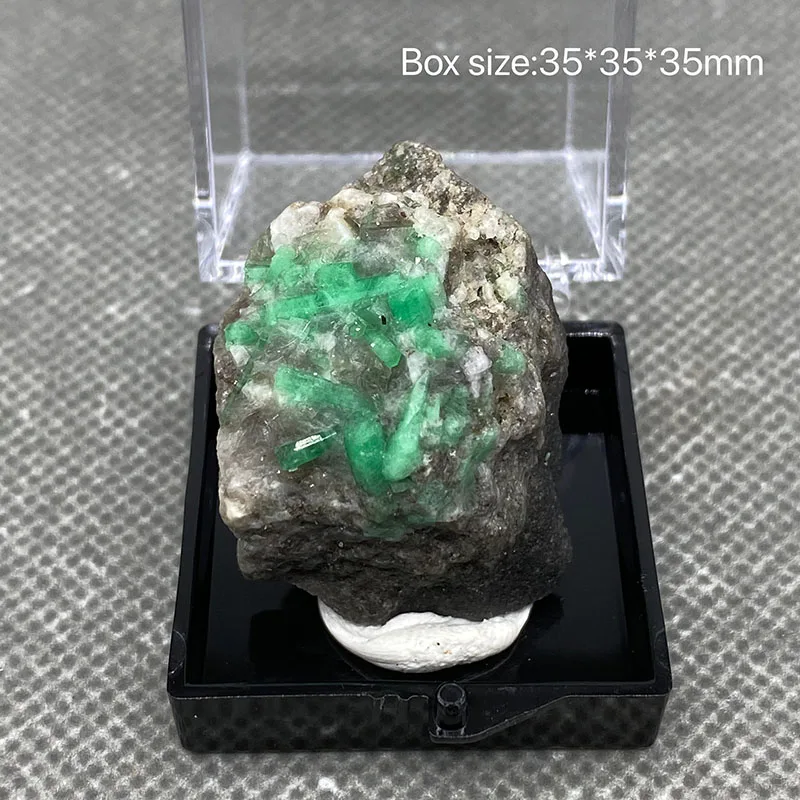 100 % Doğal yeşil zümrüt mineral taş dereceli kristal örnekleri taşlar ve kristaller kuvars kristalleri + Kutu 3.5 cm