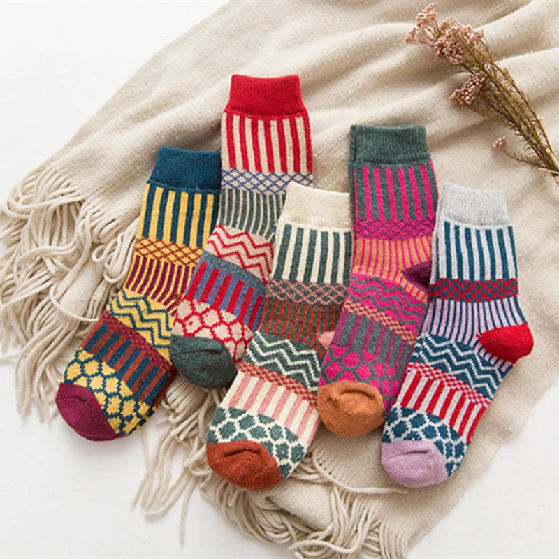 2022 Yeni Kış Kalın Sıcak Yün Kadın Çorap Noel Moda Pamuk Renkli Çorap Sıcak Satış