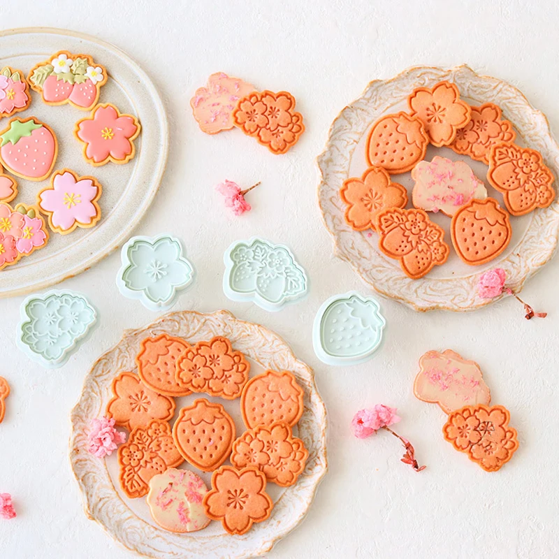 4 adet / takım Sakura kurabiye kalıbı Damga Bisküvi Kesici Bahar Kiraz Çiçeği Çilek kurabiye kalıbı Fondan Kek Kalıp Pişirme Araçları