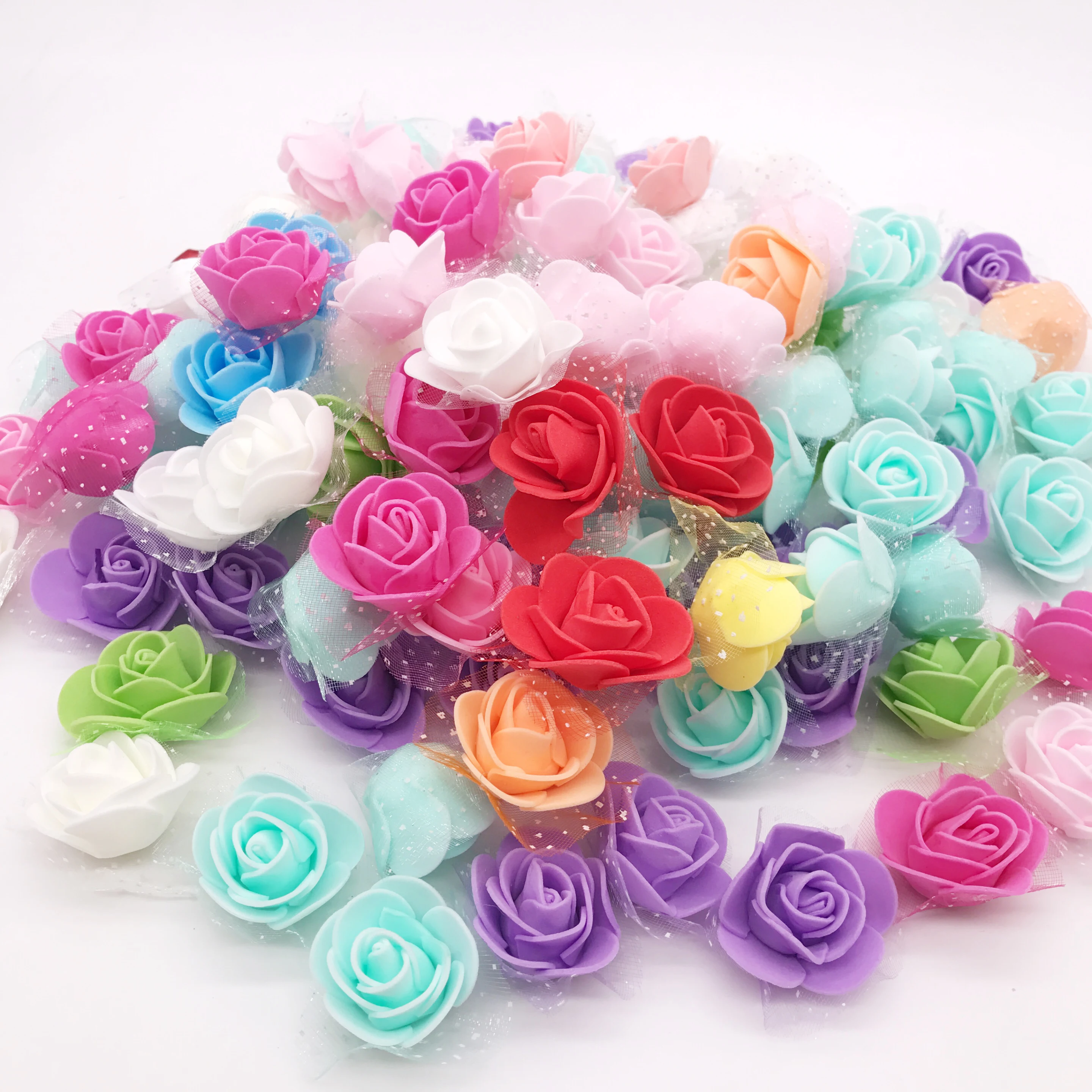 50/100 / adet 3cm Mini PE Köpük Gül Kafaları Yapay İpek Çiçekler Ev Bahçe İçin DIY Ponpon Çelenkler Düğün Dekor Malzemeleri