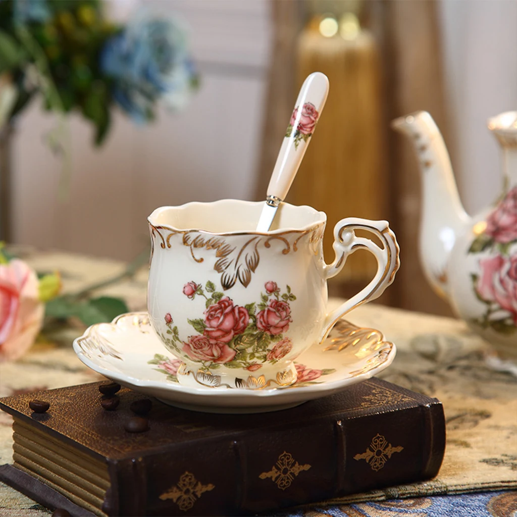 Zarif çay bardağı seti Tabağı ve Kaşık ile 250ml Düğün Parti Ev için Avrupa Tarzı Öğleden Sonra çay bardağı fincan tabağı seti Hediyeler